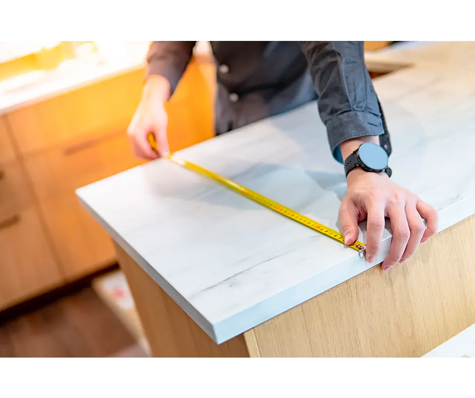 Pose d'un plan de travail