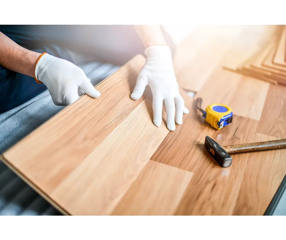 Dépose de revêtement textile, fourniture et pose de sol PVC, lino ou stratifié