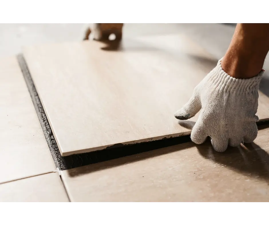 Dépose de revêtement textile et pose de carrelage